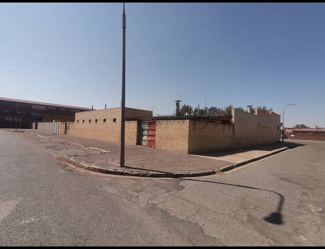 975M² BUSINESS CENTRE FOR SALE IN VANDERBIJLPARK SW 1